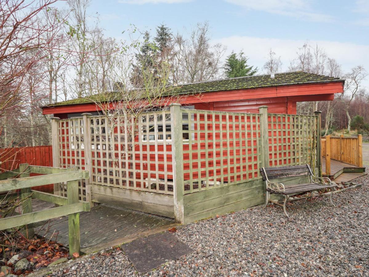 Spruce Lodge Strathpeffer Exterior photo